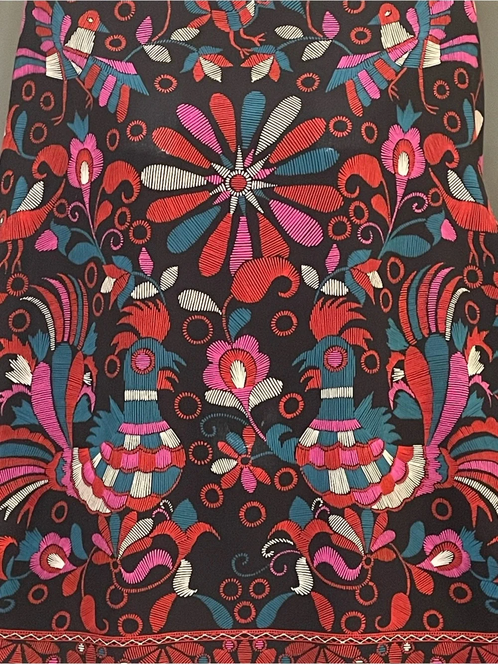 Gorg Vintage Valentino Silk Scarf 30 In Sq Excellent Condition